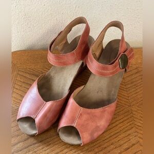 TAOS Light Red Leather Wedge Sandals (8)